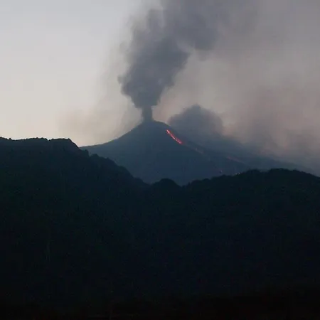 Bed & Breakfast Cartoline Dall'etna