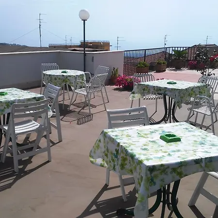 Bed & Breakfast Cartoline Dall'etna